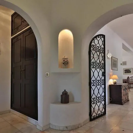 626 3 Bedrooms Private Pool Short Walk To The Praca Villa
