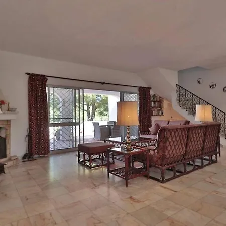 Villa 626 3 Bedrooms Private Pool Short Walk To The Praca Vale do Lobo