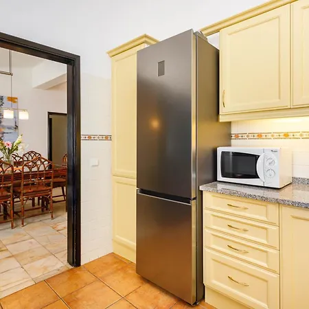 626 3 Bedrooms Private Pool Short Walk To The Praca Villa *