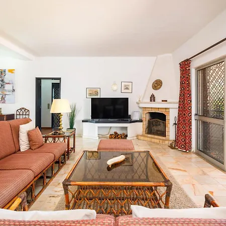 Villa 626 3 Bedrooms Private Pool Short Walk To The Praca *