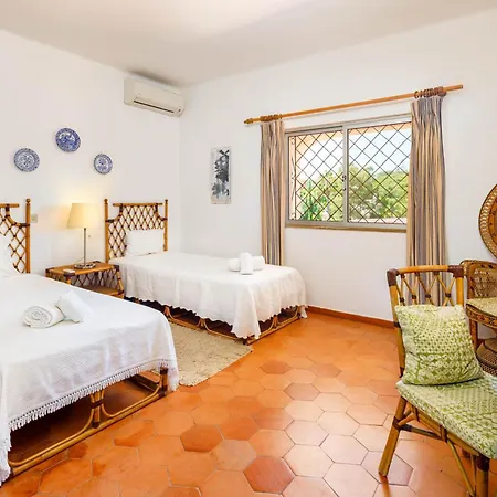 626 3 Bedrooms Private Pool Short Walk To The Praca Vale do Lobo