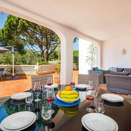 626 3 Bedrooms Private Pool Short Walk To The Praca Villa *